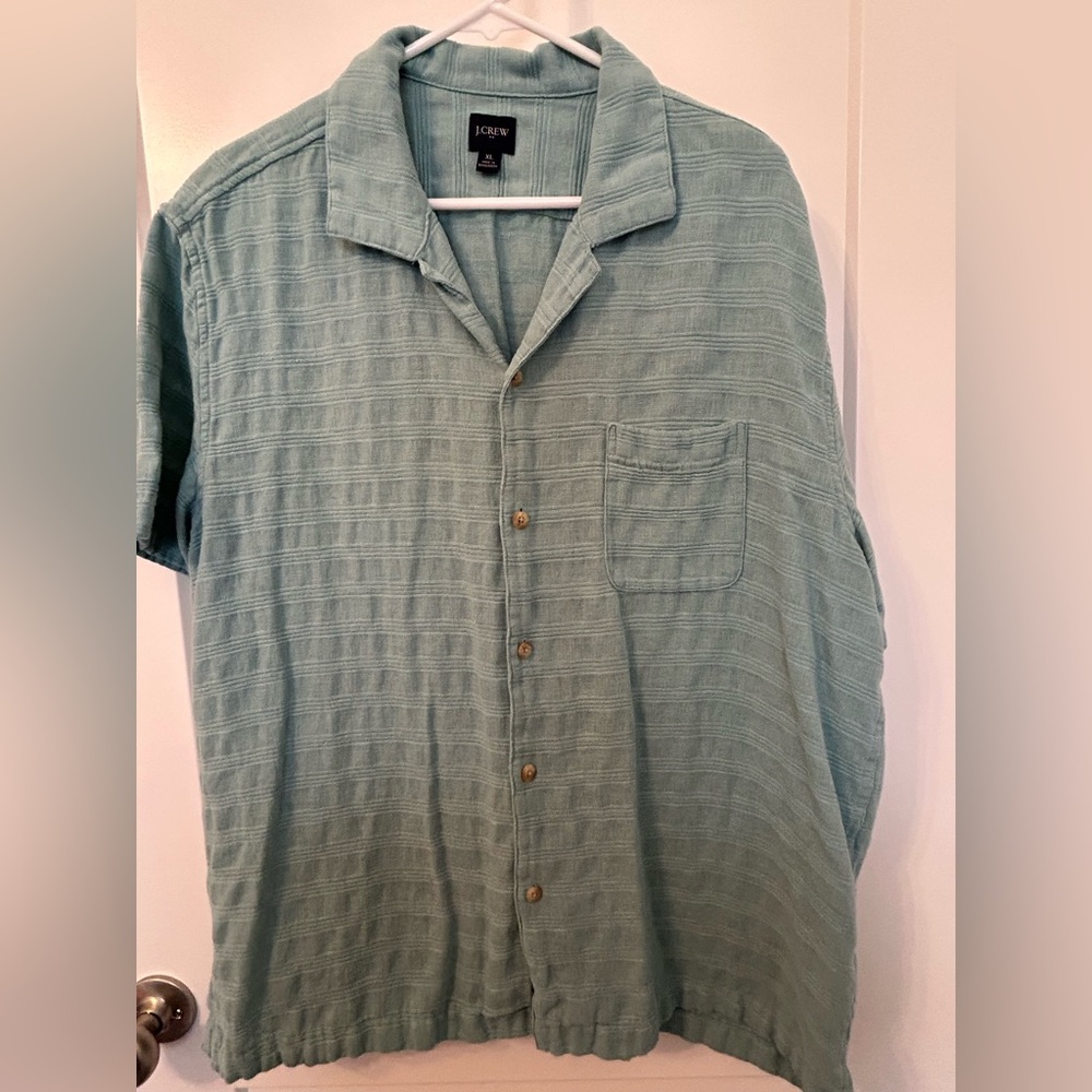NEVER WORN..Men’s J CREW  Casual Sage Green Shirt..Size XL..So Comfortable!